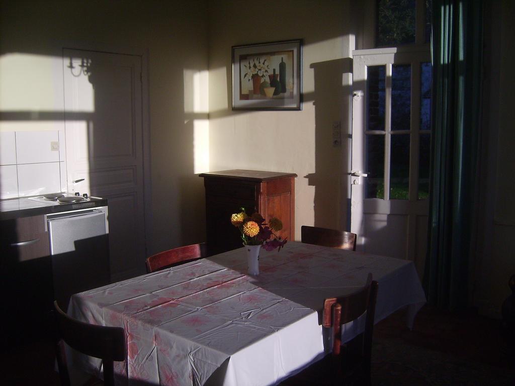 Chambres D'Hotes & Gites Du Chateau De Grand Rullecourt Room photo